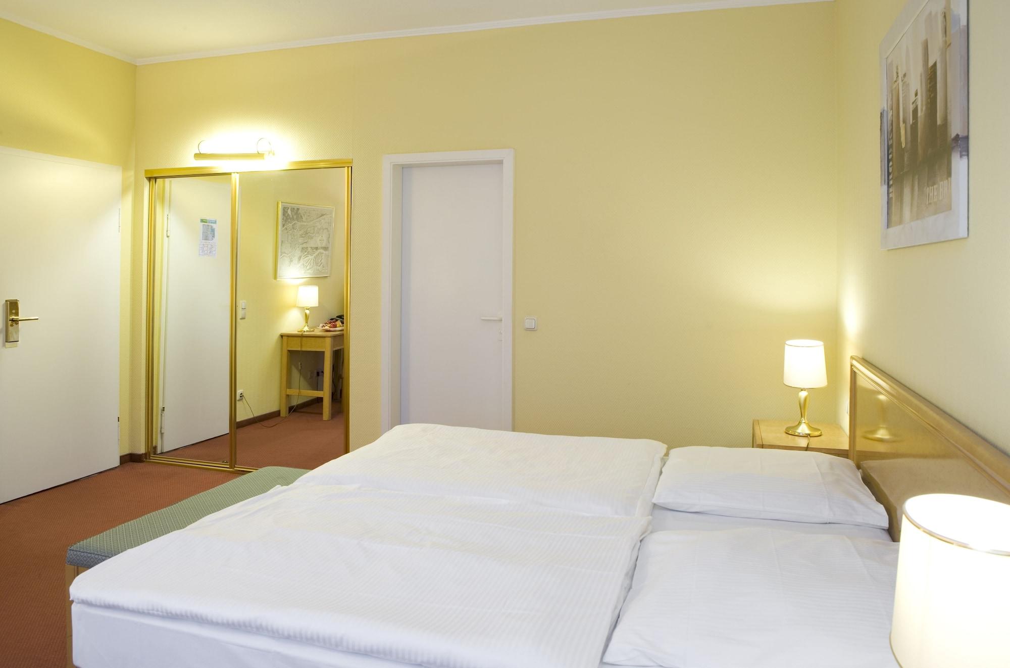 Relexa Hotel Bellevue An Der Alster Hamburg Exterior photo