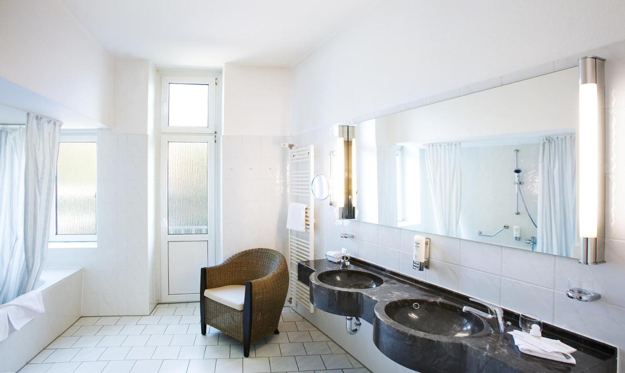 Relexa Hotel Bellevue An Der Alster Hamburg Room photo