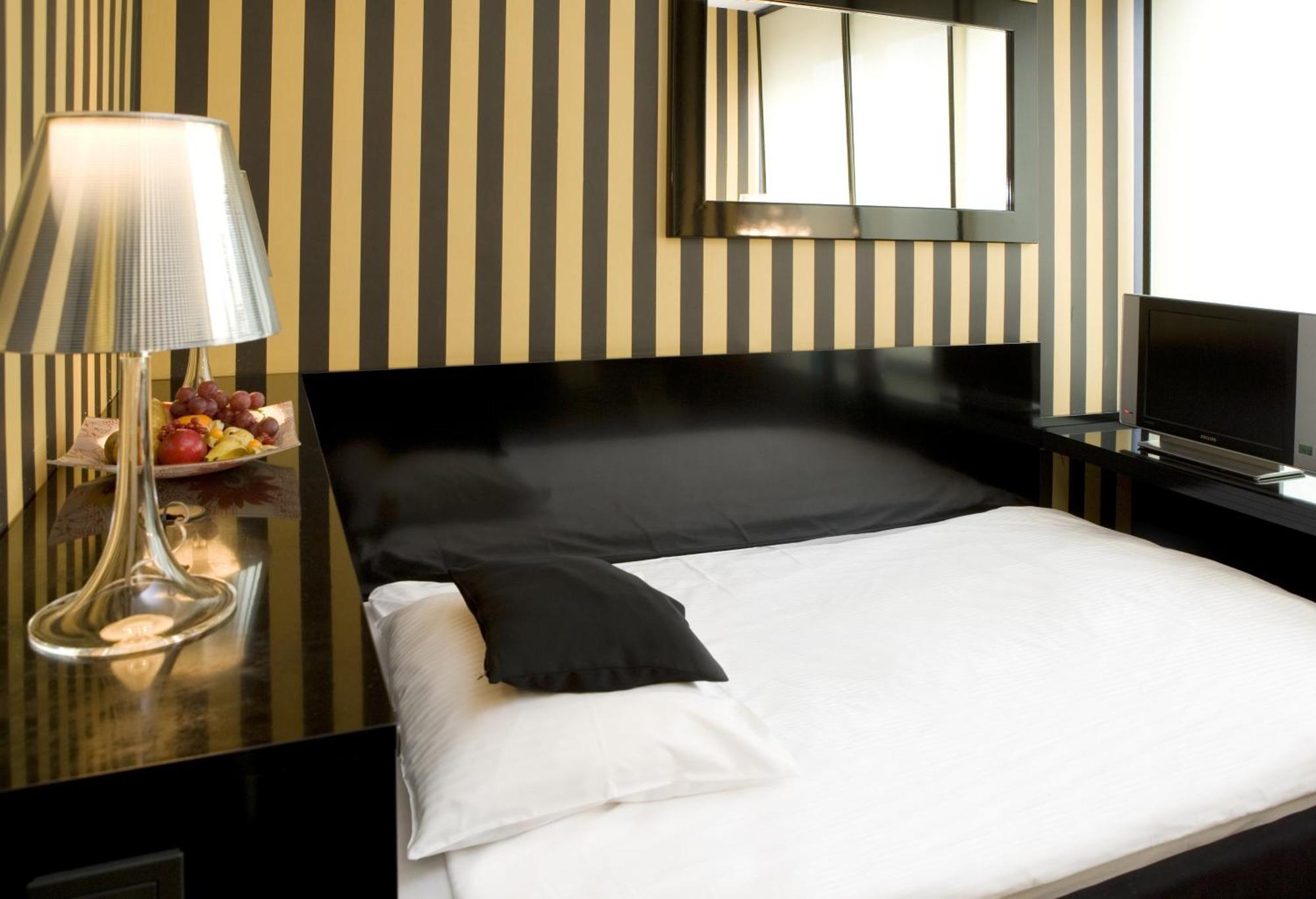 Relexa Hotel Bellevue An Der Alster Hamburg Room photo