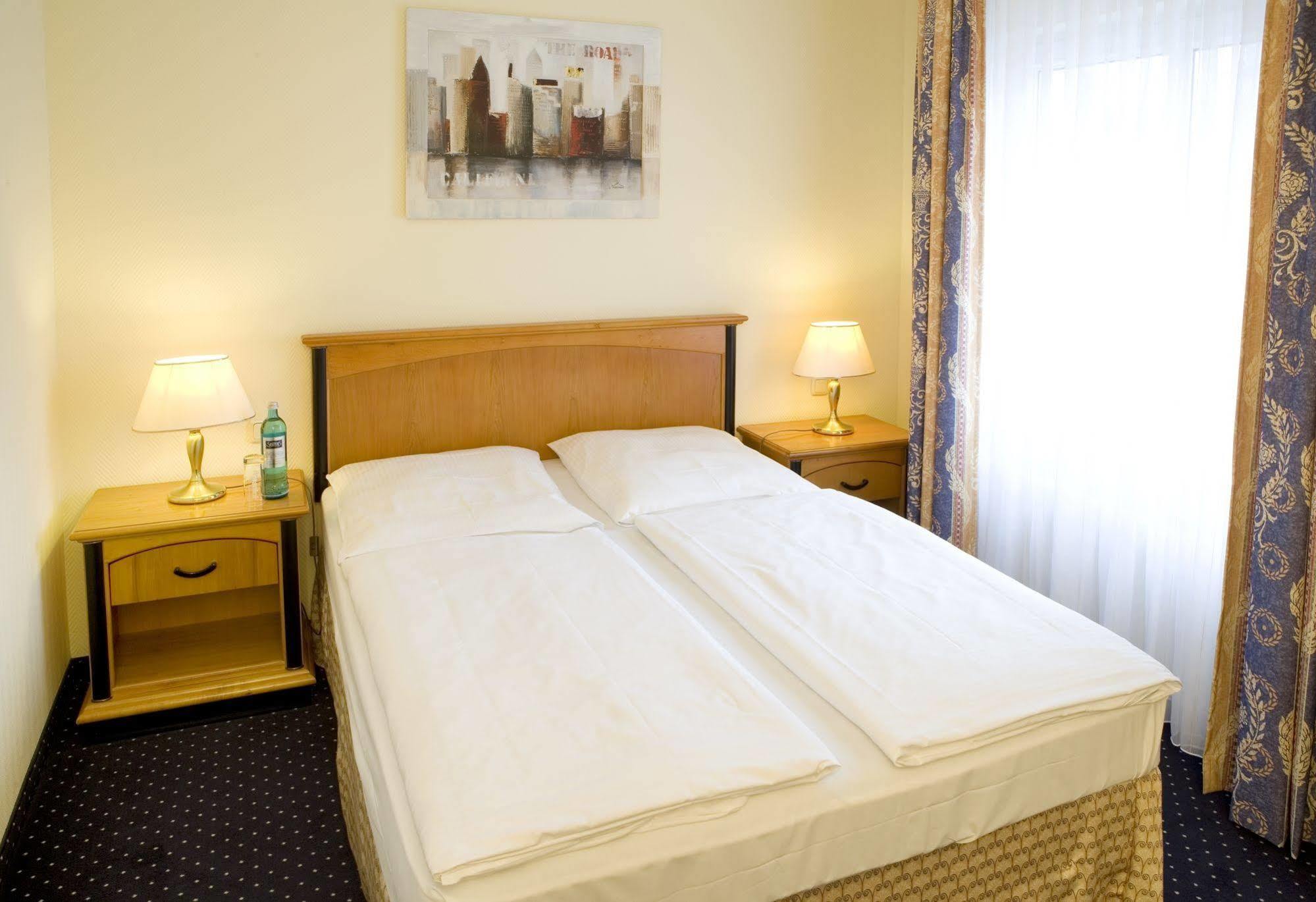 Relexa Hotel Bellevue An Der Alster Hamburg Exterior photo